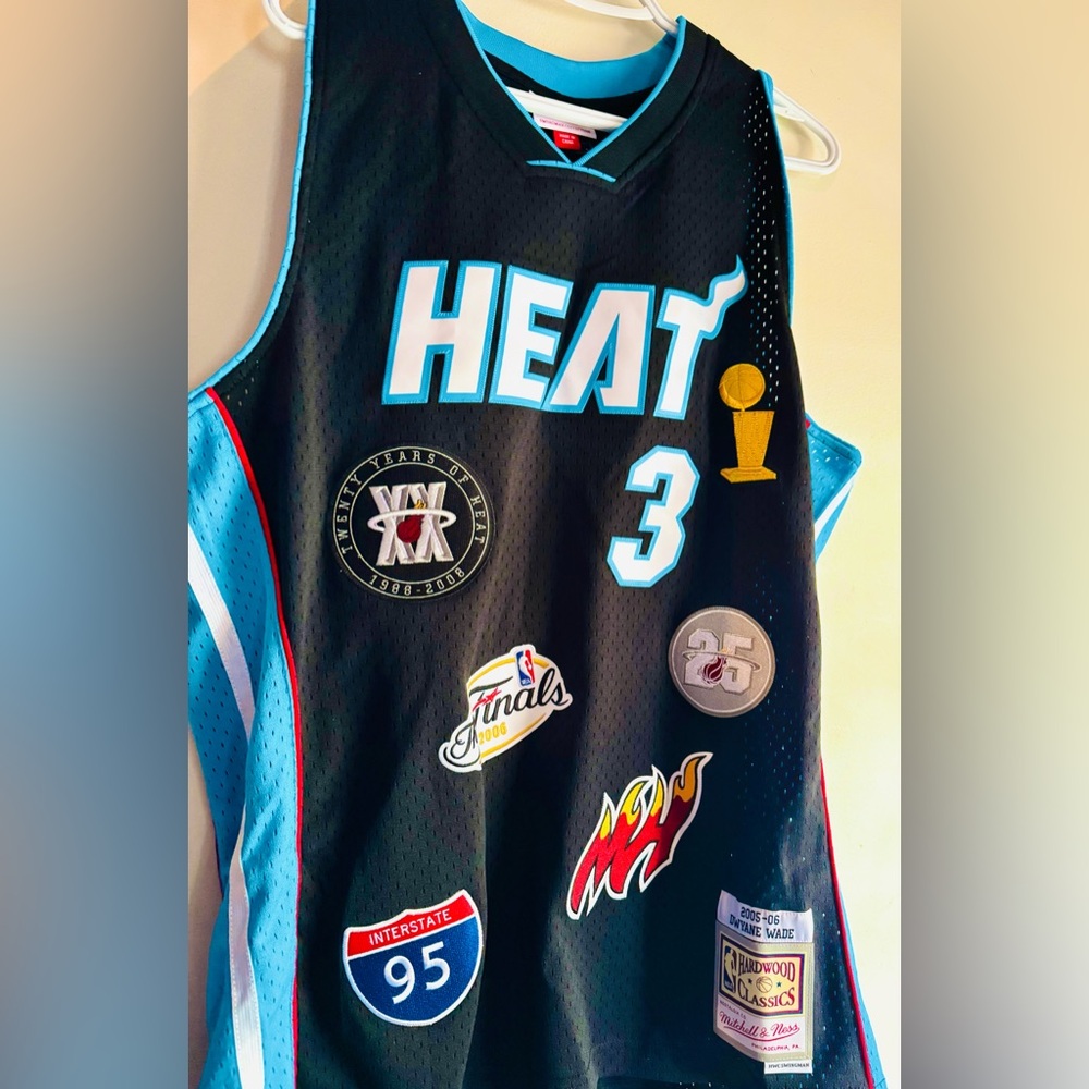 Men’s NWOT Mitchell & Ness Miami Heat D. Wade #3 Highway Patches Jersey Sz Large